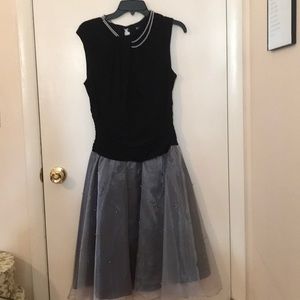 SLNY sleeveless party dress